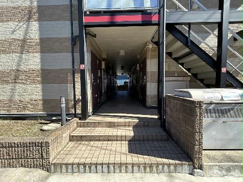 2/2 エントランス