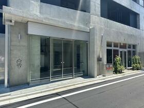 16/16 エントランス