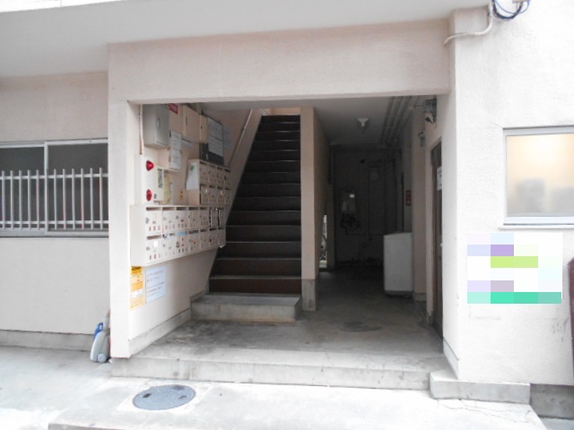 22/30 エントランス