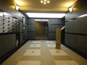 16/25 エントランス