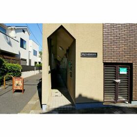 16/16 エントランス