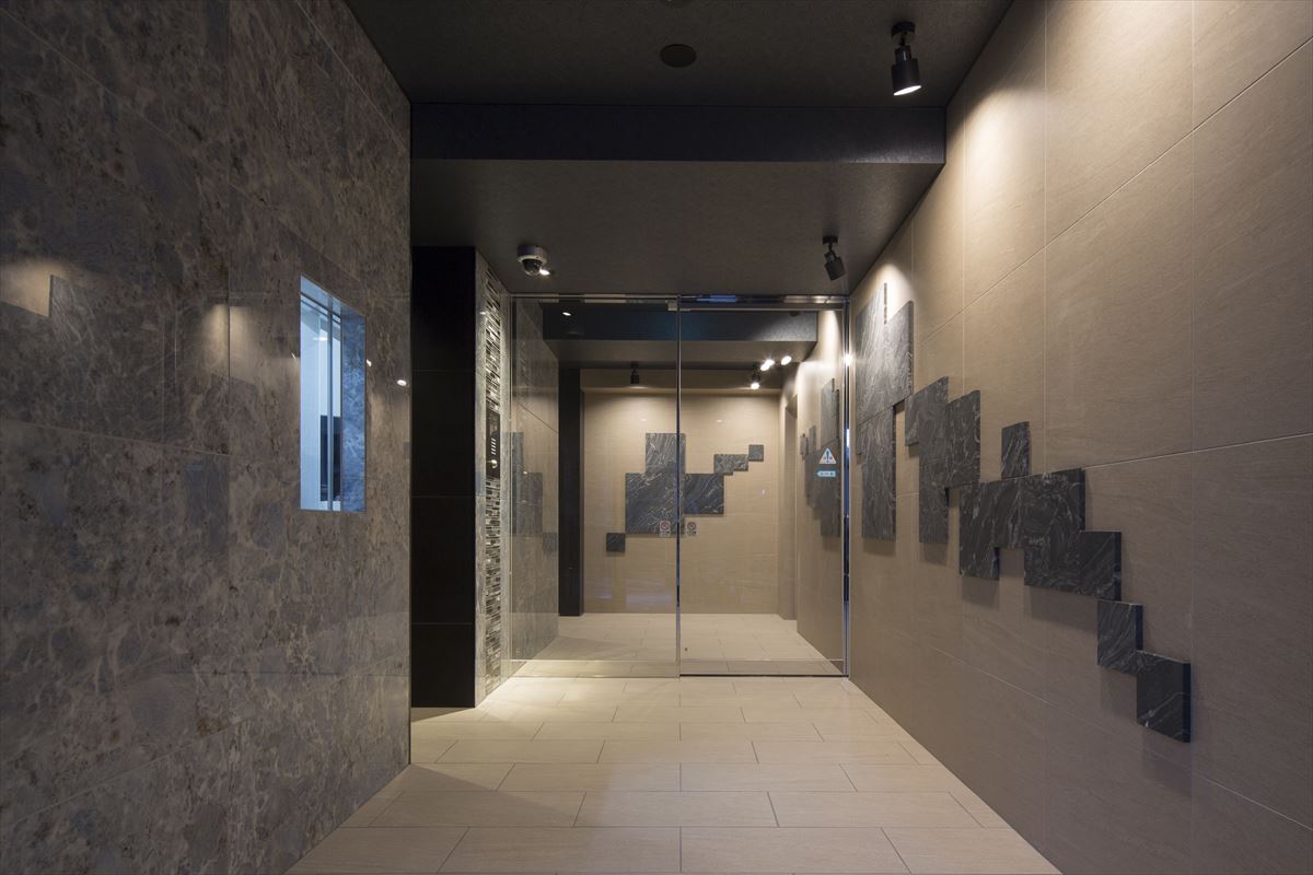 22/25 エントランス