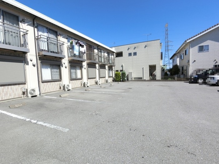 20/28 駐車場