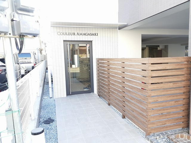 14/20 エントランス