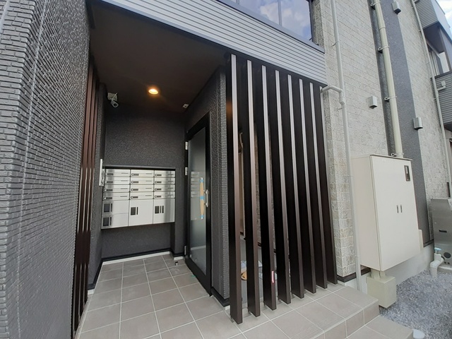 14/20 エントランス