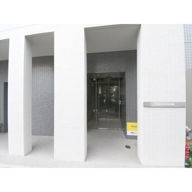 13/19 エントランス