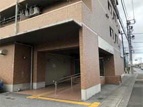 15/17 エントランス