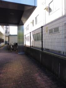 2/2 エントランス