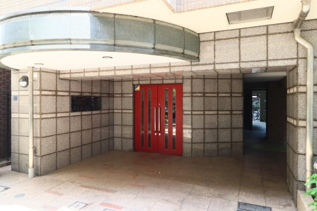 23/25 エントランス