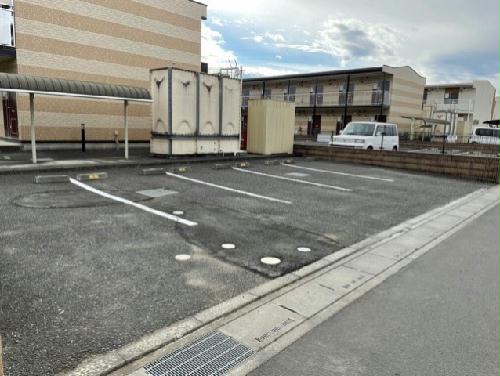14/14 駐車場