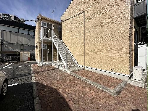 15/22 エントランス