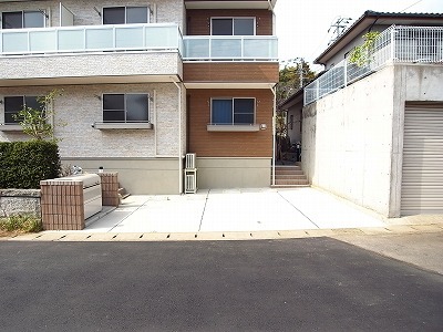 16/20 エントランス