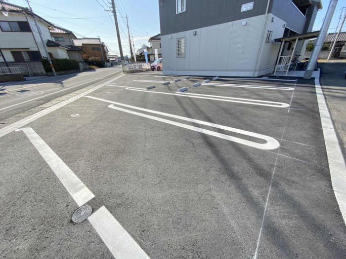 13/28 駐車場