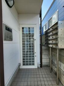 16/16 エントランス