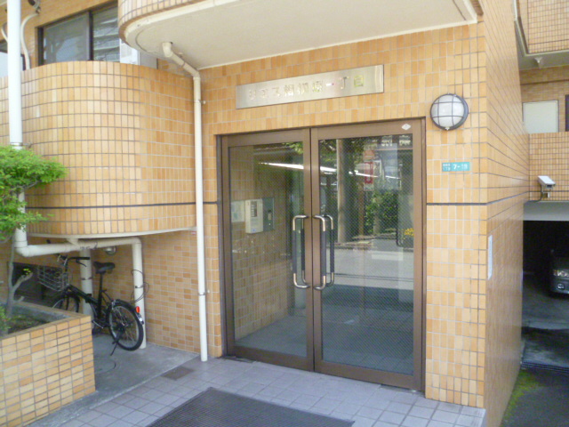 22/30 エントランス