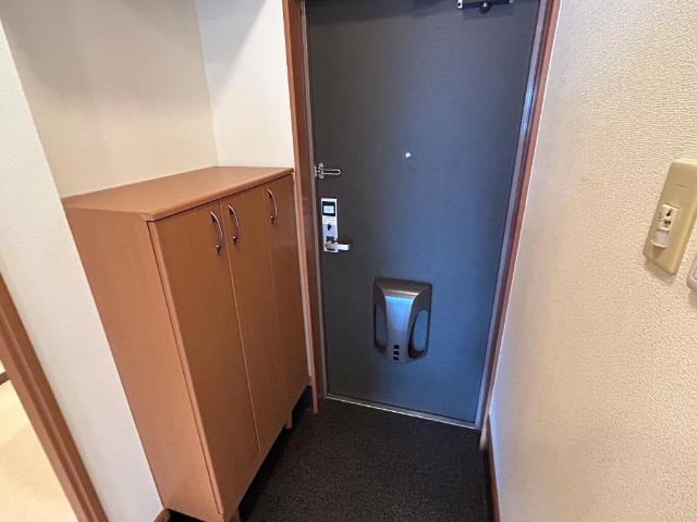 14/28 玄関