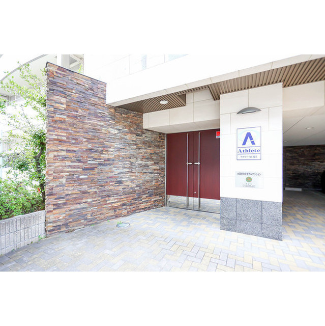 18/27 エントランス