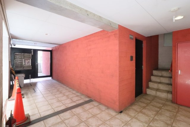 22/23 エントランス