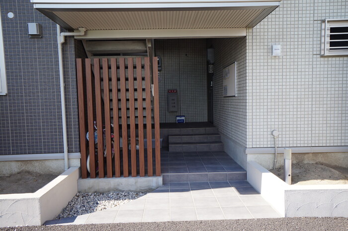 2/4 エントランス