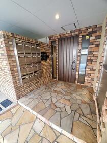 16/16 エントランス