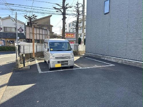 14/14 駐車場