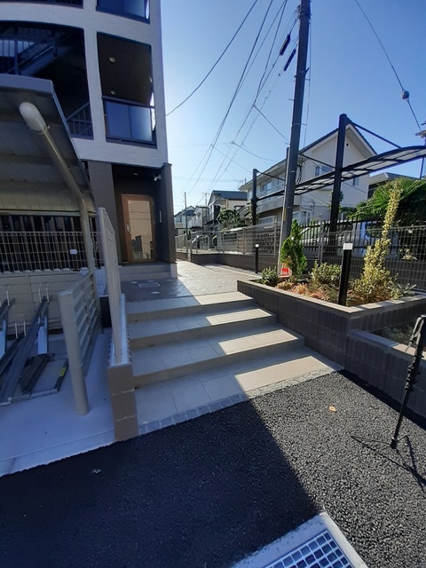 25/30 エントランス