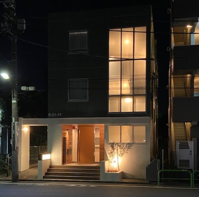 28/30 エントランス