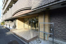 16/16 エントランス