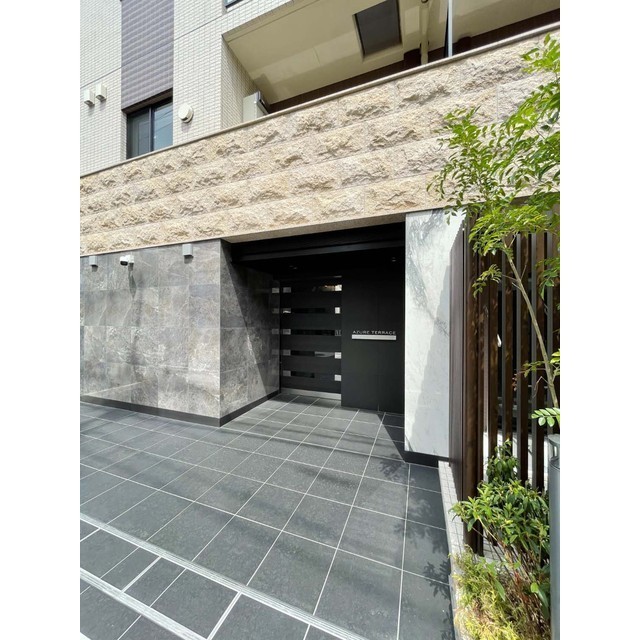 16/21 エントランス