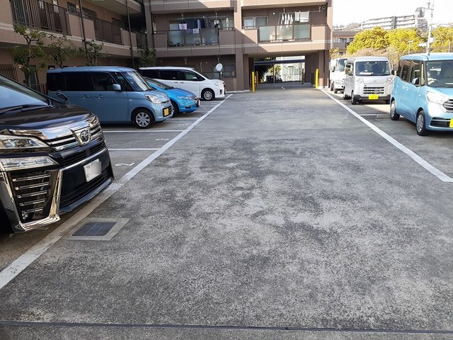 14/20 駐車場