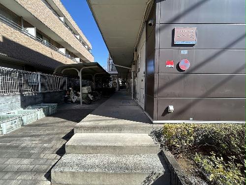 13/14 エントランス