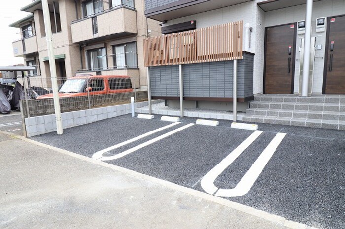 18/20 駐車場