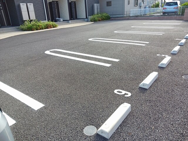 28/30 駐車場