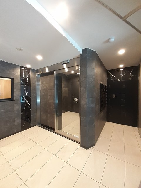 14/20 エントランス