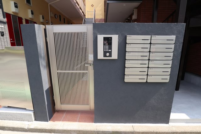 2/2 エントランス