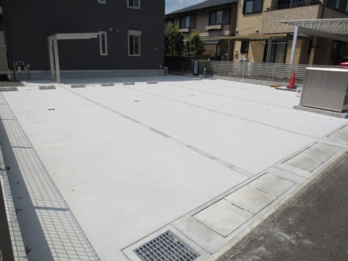 2/3 駐車場
