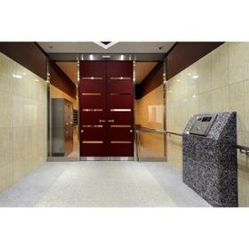 16/16 エントランス