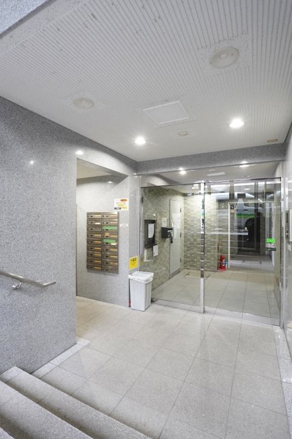 25/30 エントランス