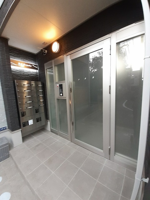 14/20 エントランス