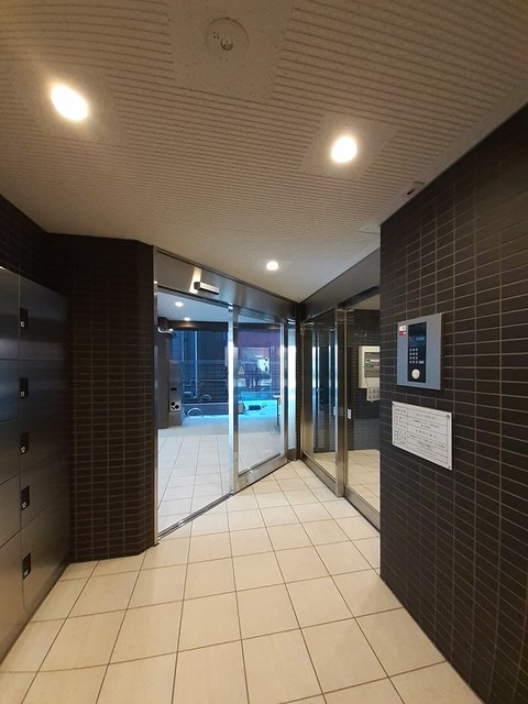 14/20 エントランス