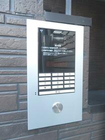 16/16 エントランス