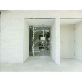 16/18 エントランス