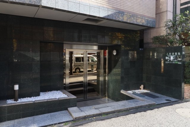 27/30 エントランス