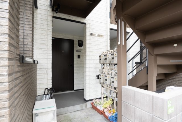 24/28 エントランス