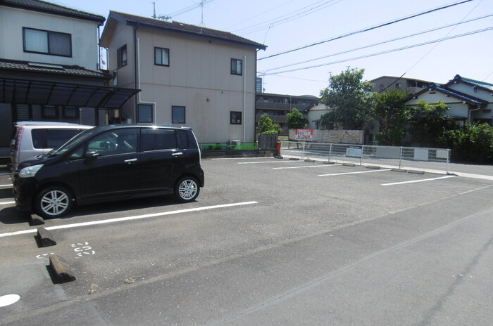 15/15 駐車場