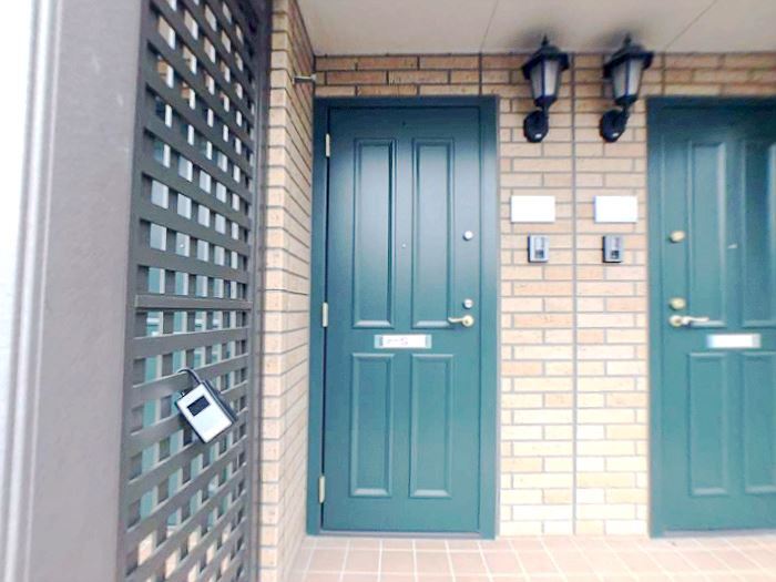 18/27 エントランス