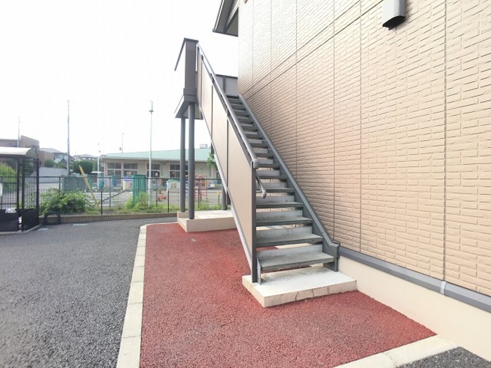 19/27 エントランス