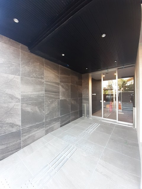 14/20 エントランス