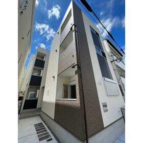 16/21 エントランス