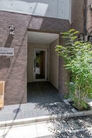 16/16 エントランス